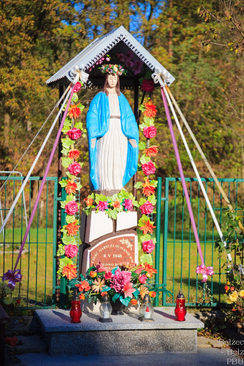 figurka Matki Bożej w Brzezinach